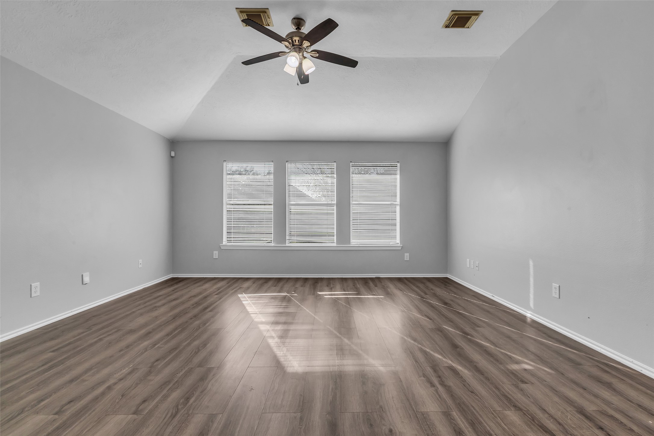 3326 Pebble Beach Lane Pearland, TX 77584 - Photo 12 of 32