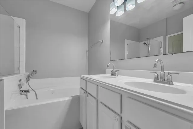 $2,300 | 3326 Pebble Beach Lane, Pearland, TX 77584