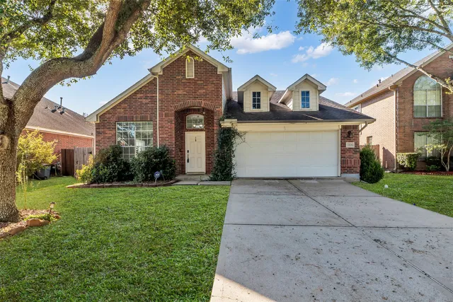$2,300 | 3326 Pebble Beach Lane, Pearland, TX 77584
