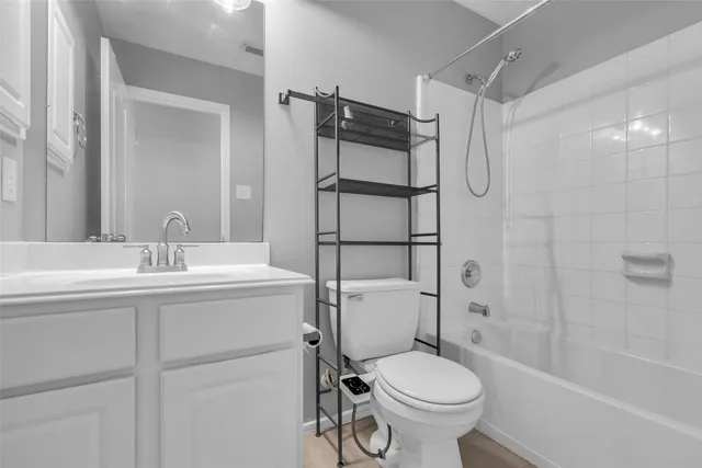 $2,300 | 3326 Pebble Beach Lane, Pearland, TX 77584