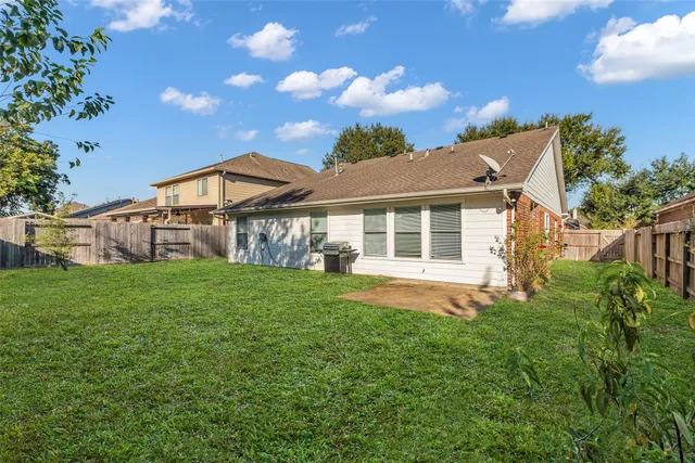 $2,300 | 3326 Pebble Beach Lane, Pearland, TX 77584