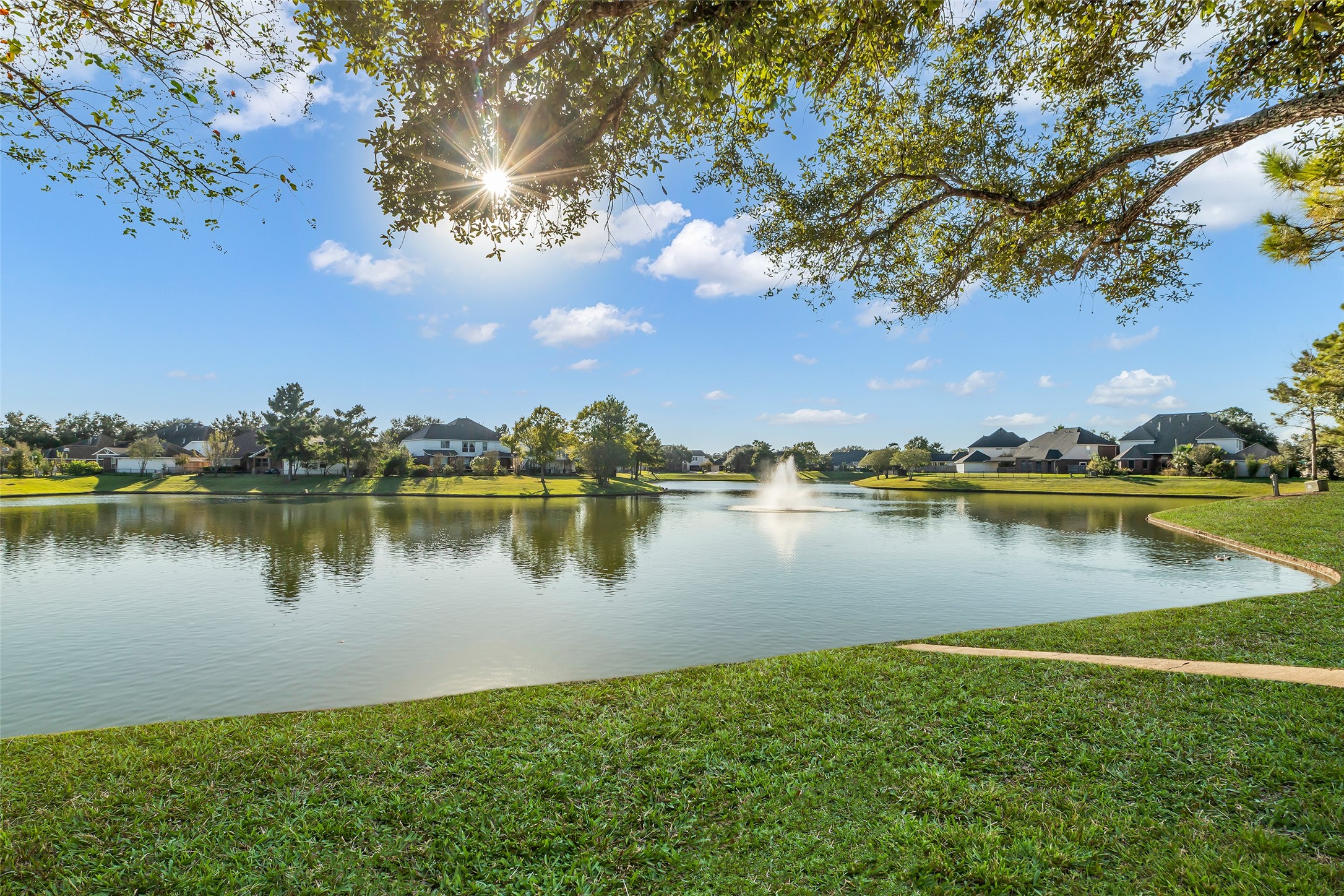 3326 Pebble Beach Lane Pearland, TX 77584 - Photo 29 of 32 Enjoy walks throughout the beautiful Villages Of Edgewater Estates