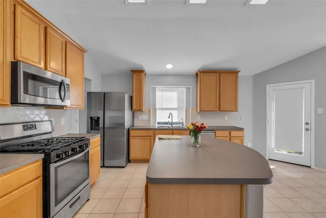 $2,300 | 3326 Pebble Beach Lane, Pearland, TX 77584