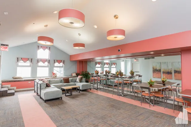 $2,000 | 40 East 9th Street, Unit 417, Chicago, IL 60605