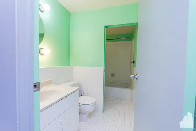 $2,000 | 40 East 9th Street, Unit 417, Chicago, IL 60605