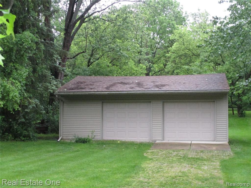 28642 Rollcrest Road Farmington Hills, MI 48334 - Photo 6 of 53