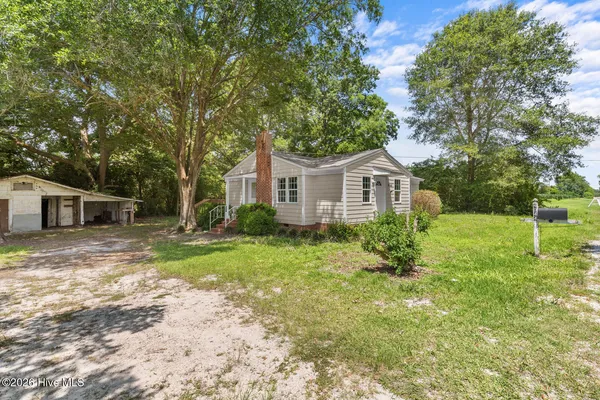 $240,500 | 4044 Highway 50, Maple Hill, NC 28454