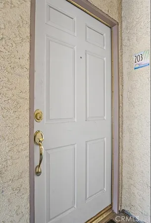 $375,000 | 7035 Woodley Avenue, Unit 203, Van Nuys, CA 91406