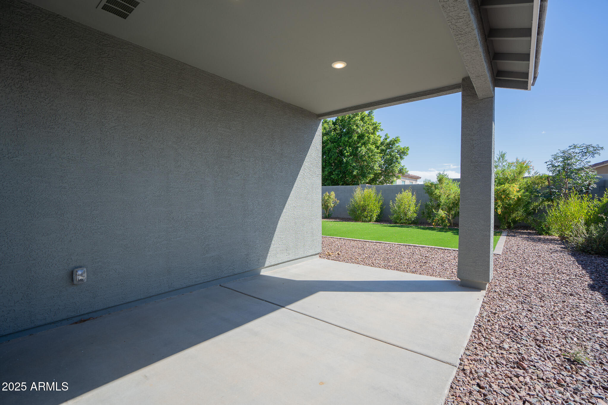 17317 West Running Deer Trail Surprise, AZ 85387 - Photo 28 of 37
