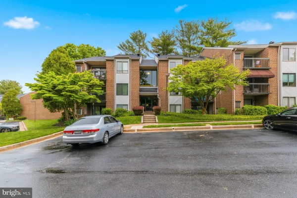 $257,000 | 9 Mullingar Court, Unit 201, Lutherville-Timonium, MD 21093