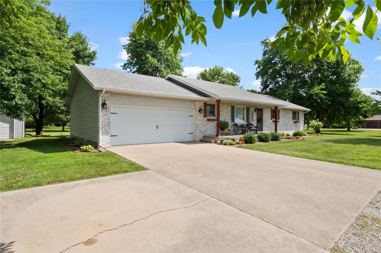 12911 Daiber Road Highland, IL 62249 - Photo 4 of 41 Gallery Image 4