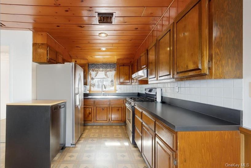 D132 Edgewater, Unit D Bronx, NY 10465 - Photo 8 of 15