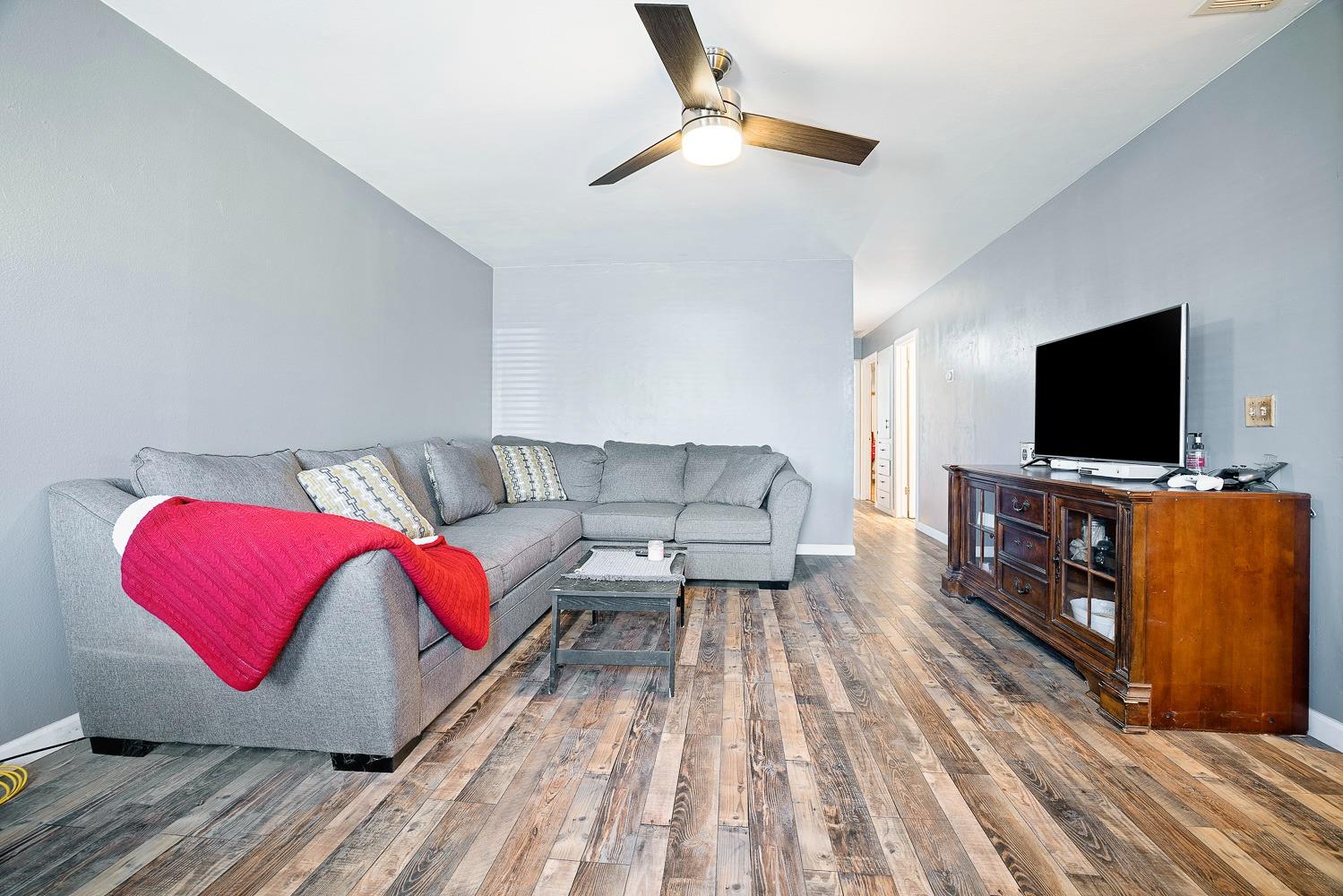 27332 Perkins Road Madera, CA 93637 - Photo 5 of 20 Gallery Image 5
