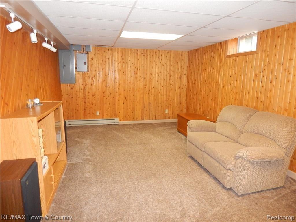 7355 Carpenter Road Flushing, MI 48433 - Photo 37 of 50 DSCN0375.JPG