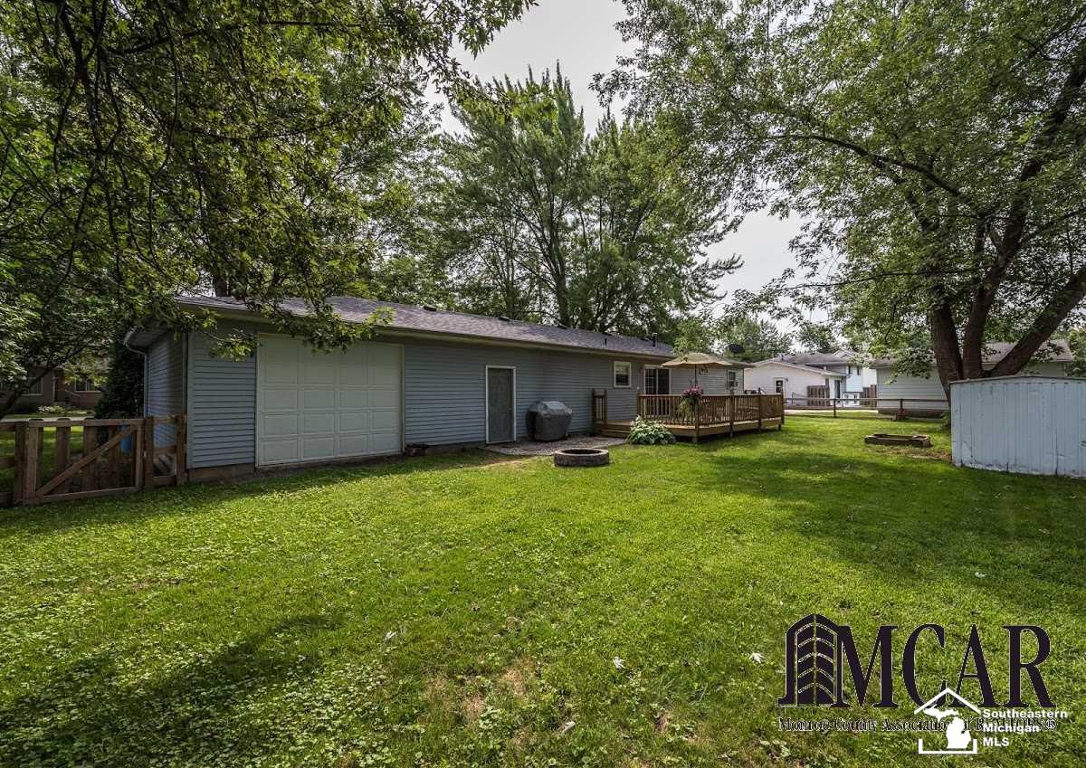 13853 Alton Road Monroe, MI 48161 - Photo 14 of 16 Garage Door in Back Also