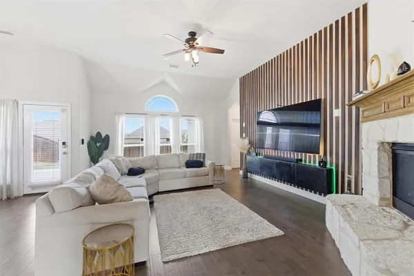 $3,700 | 2614 Fair Oaks Avenue, Midlothian, TX 76065