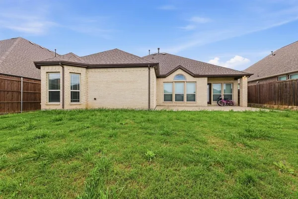 $3,700 | 2614 Fair Oaks Avenue, Midlothian, TX 76065