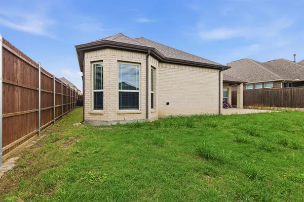 $3,700 | 2614 Fair Oaks Avenue, Midlothian, TX 76065