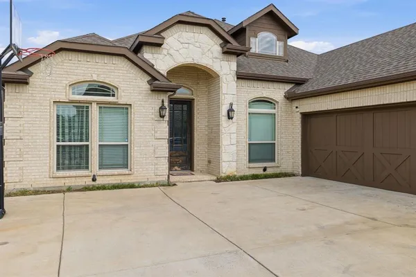 $3,700 | 2614 Fair Oaks Avenue, Midlothian, TX 76065