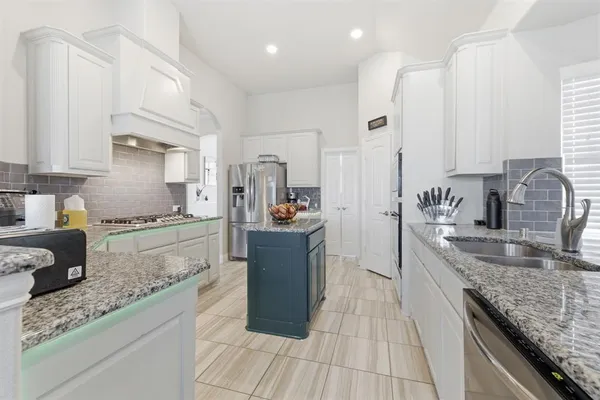 $3,700 | 2614 Fair Oaks Avenue, Midlothian, TX 76065