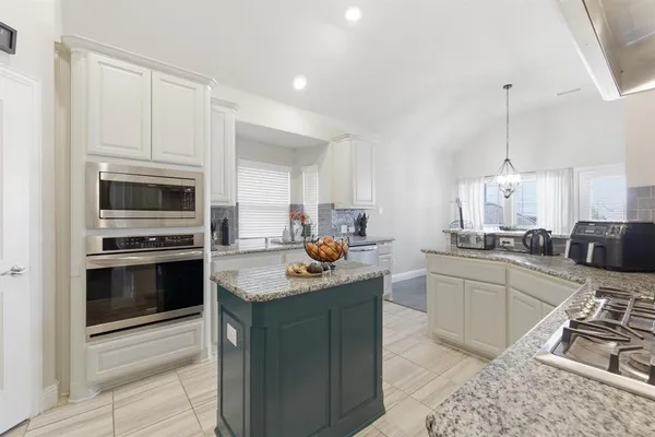 $3,700 | 2614 Fair Oaks Avenue, Midlothian, TX 76065