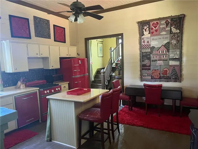 $349,900 | 1100 Maple, Calvert, TX 77837