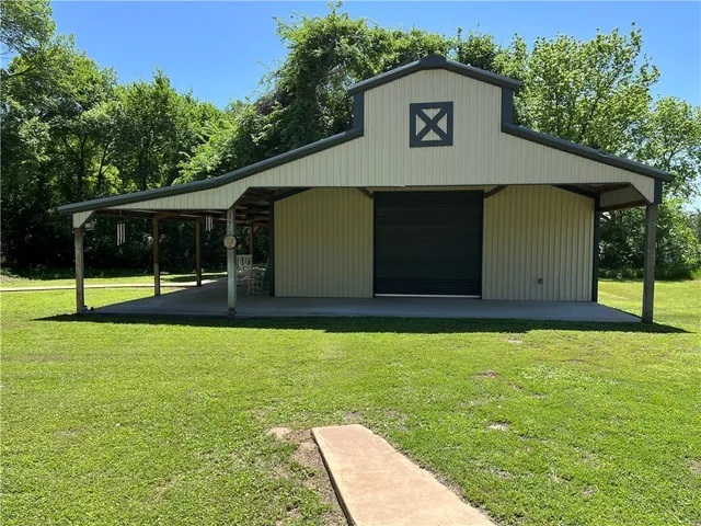 $349,900 | 1100 Maple, Calvert, TX 77837