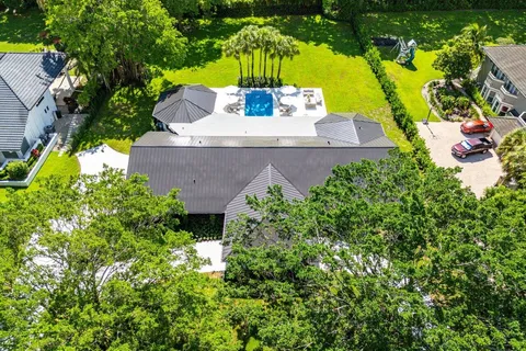 $2,850,000 | 8090 Twin Lake Drive, Boca Raton, FL 33496