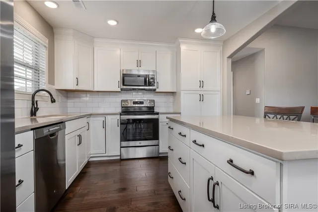 $389,900 | 1865 Hazeltine Way, Henryville, IN 47126