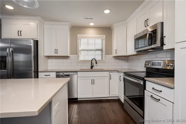 $389,900 | 1865 Hazeltine Way, Henryville, IN 47126