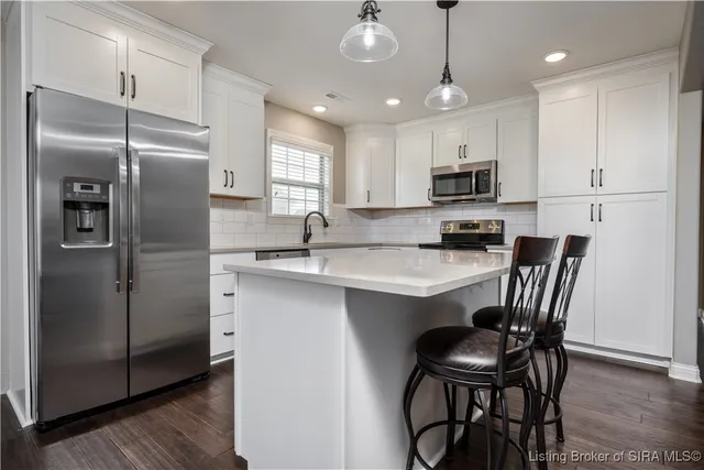 $389,900 | 1865 Hazeltine Way, Henryville, IN 47126