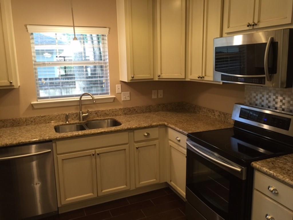 2433 Rue Weller Mandeville, LA 70448 - Photo 5 of 25 Gallery Image 5