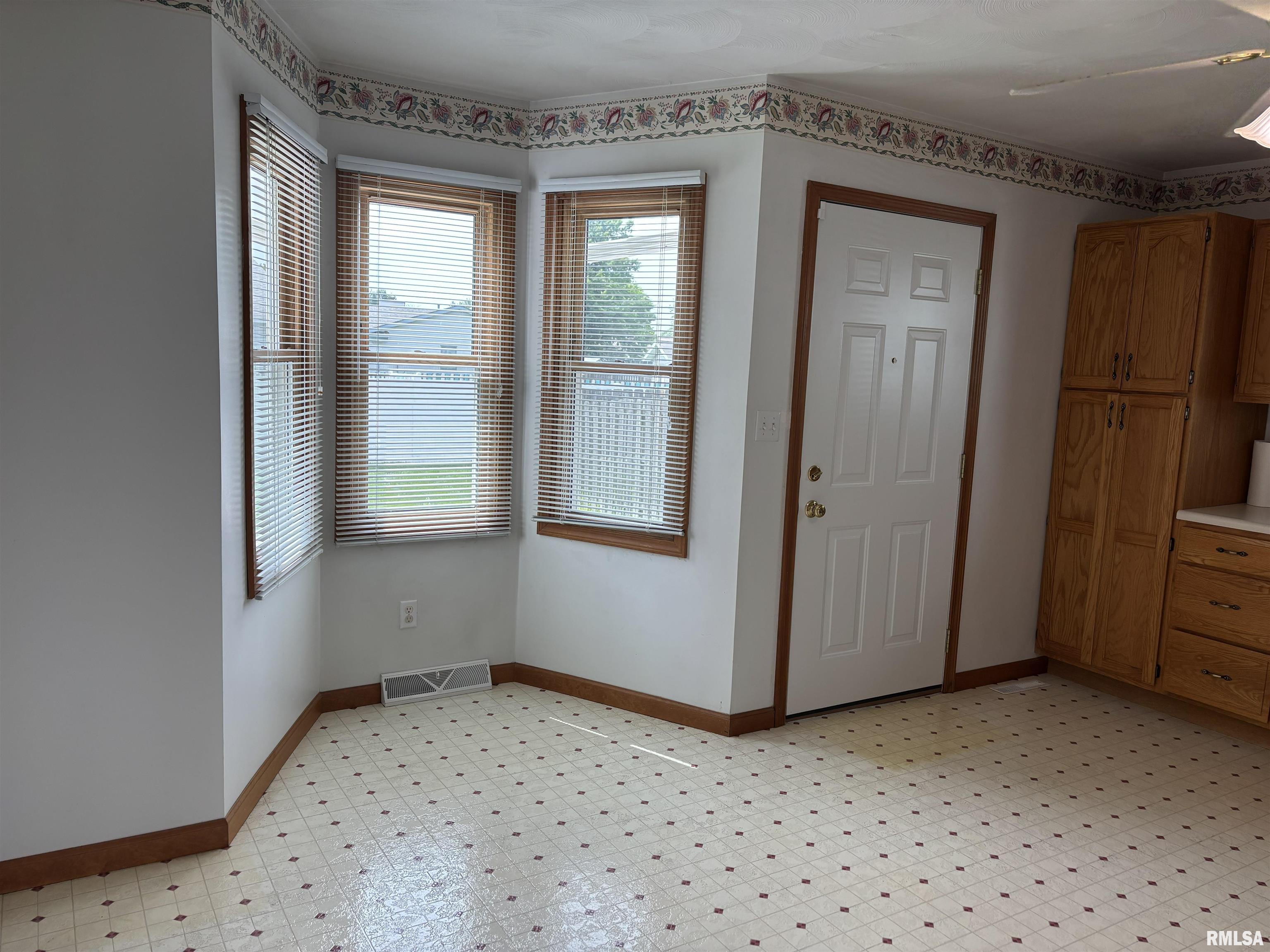 2905 Rend Drive Springfield, IL 62707 - Photo 6 of 24