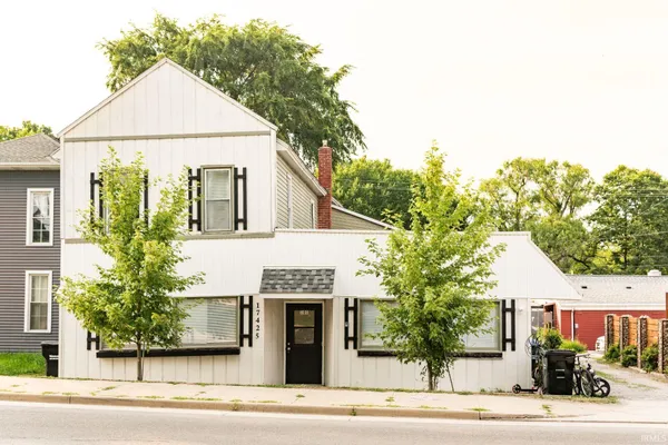 $325,000 | 17425 Highway 37, Harlan, IN 46743