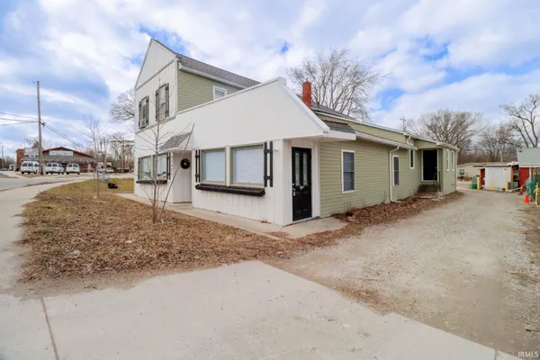 $325,000 | 17425 Highway 37, Harlan, IN 46743