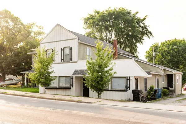 $325,000 | 17425 Highway 37, Harlan, IN 46743