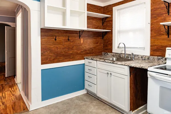 $325,000 | 17425 Highway 37, Harlan, IN 46743