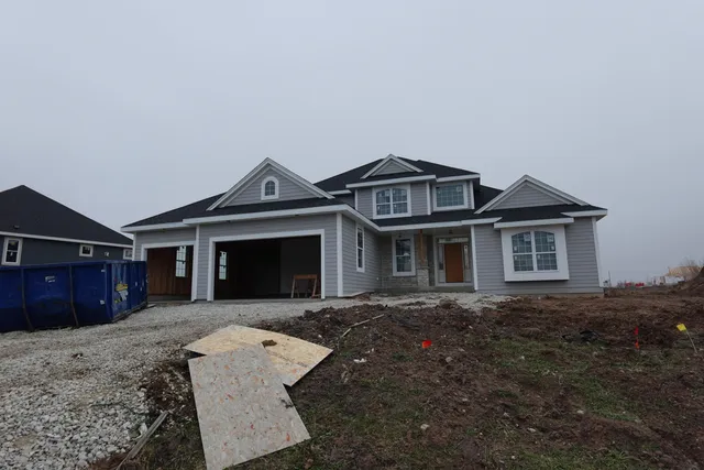 $799,990 | 9866 North Cygnet Court, Mequon, WI 53097