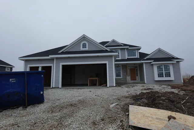 $799,990 | 9866 North Cygnet Court, Mequon, WI 53097