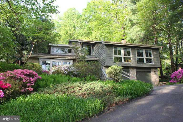 1954 Valley Wood Road McLean, VA 22101 - Photo 14 of 14 a front view of a house with a yard