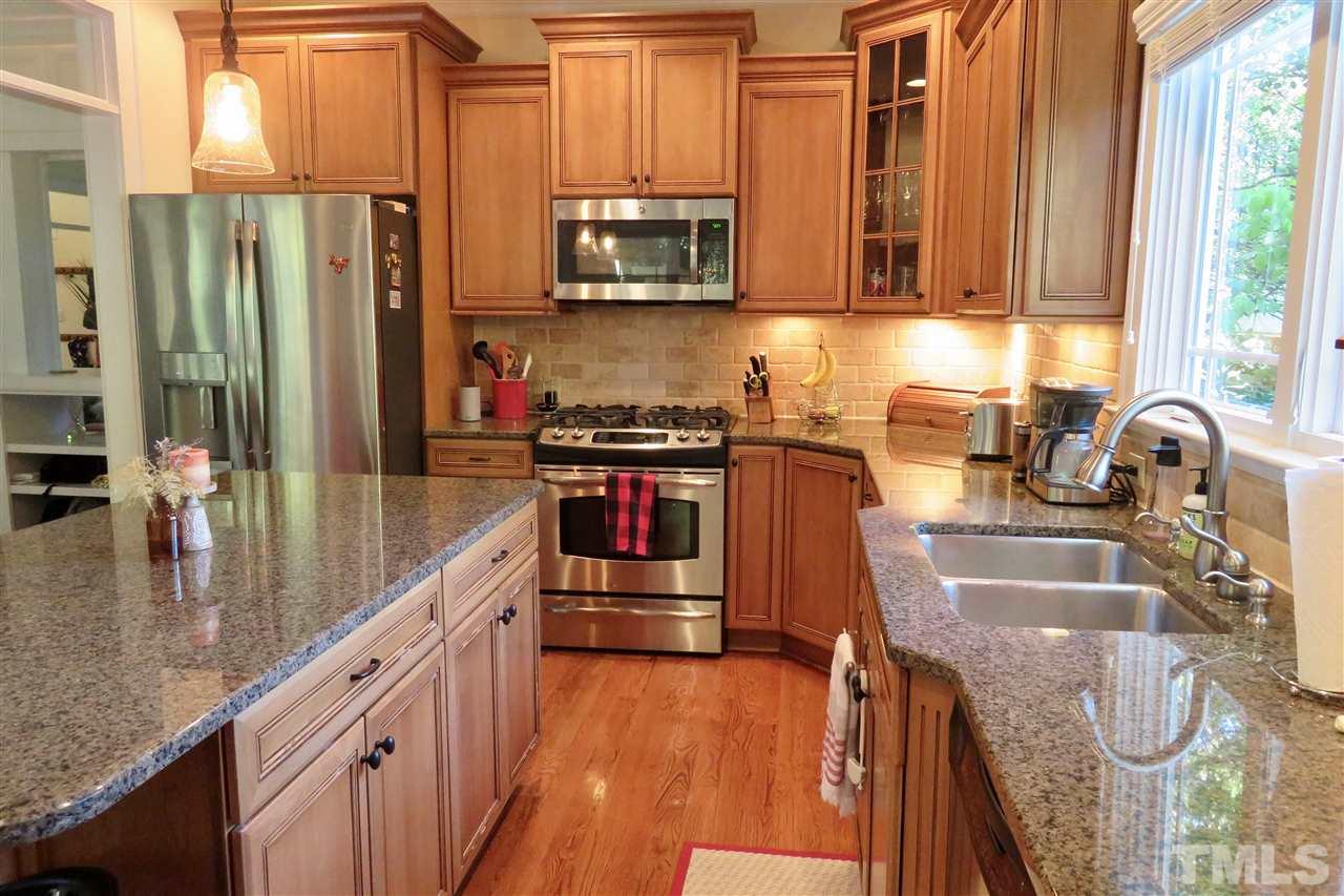 2815 Van Dyke Avenue Raleigh, NC 27607 - Photo 9 of 30