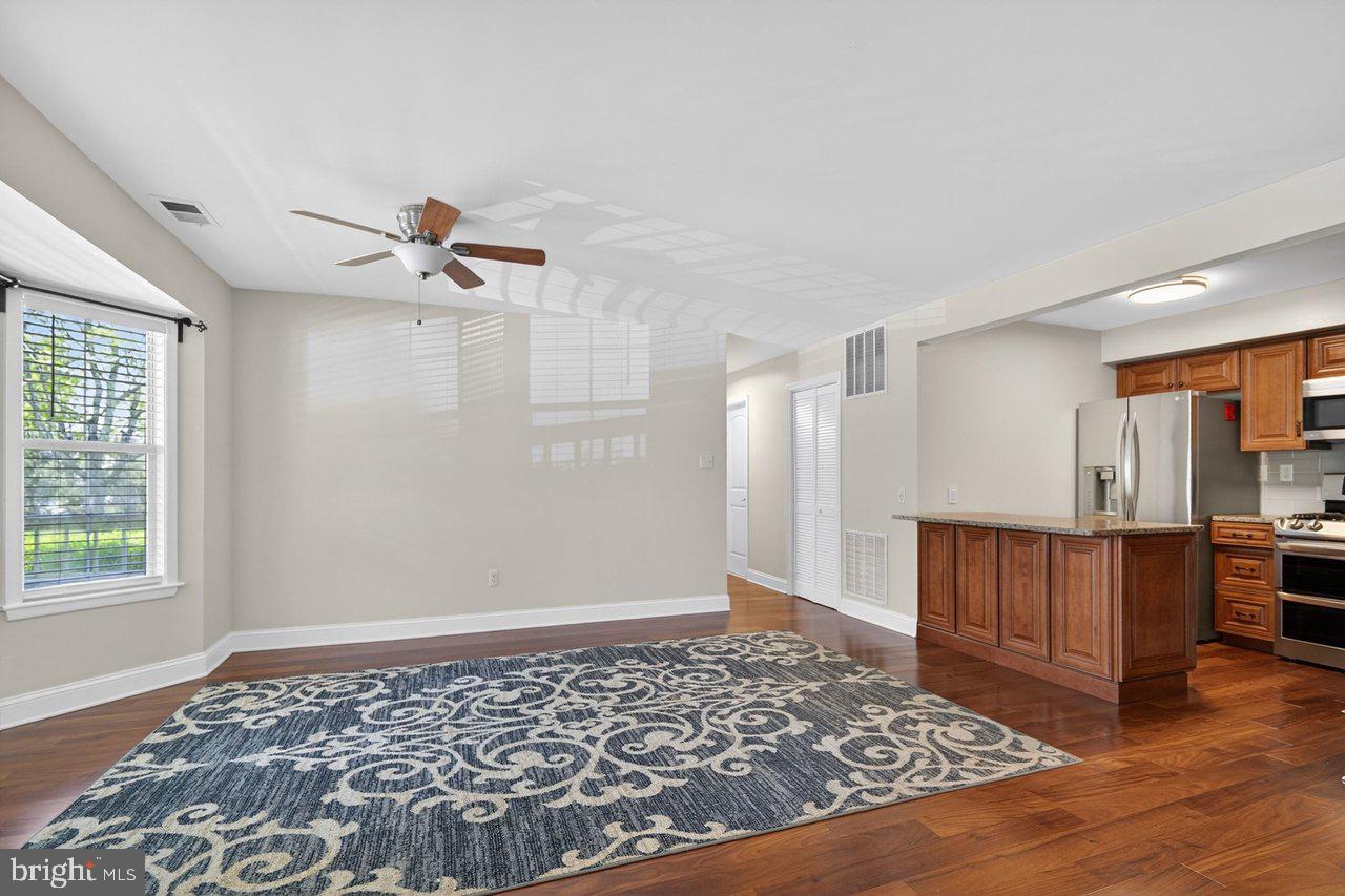 119 Commonwealth Court, Unit 1 Princeton, NJ 08540 - Photo 3 of 20