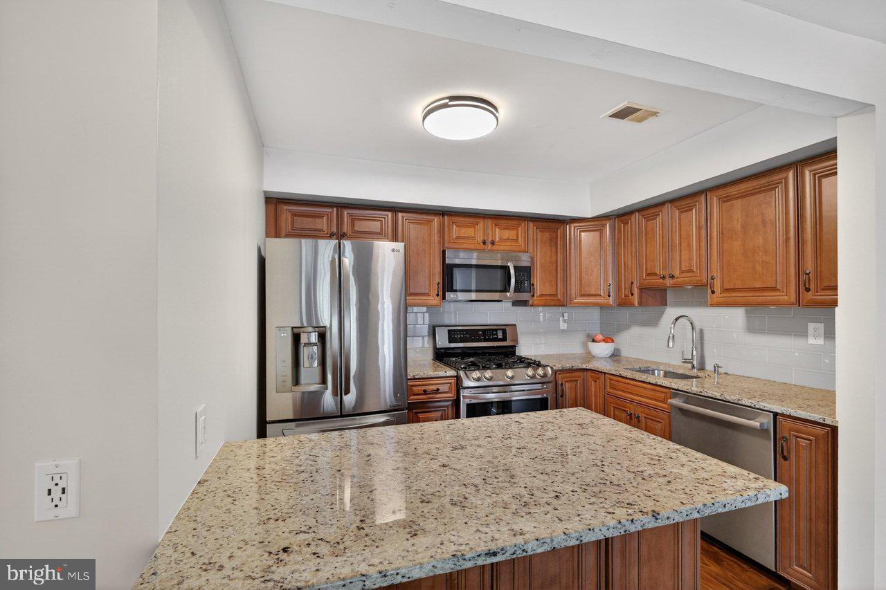 119 Commonwealth Court, Unit 1 Princeton, NJ 08540 - Photo 5 of 20