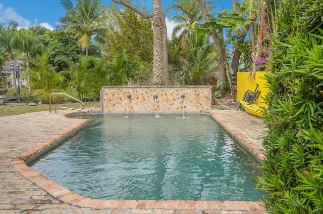 $2,600,000 | 9283 Southeast Cove Point Street, Jupiter, FL 33469