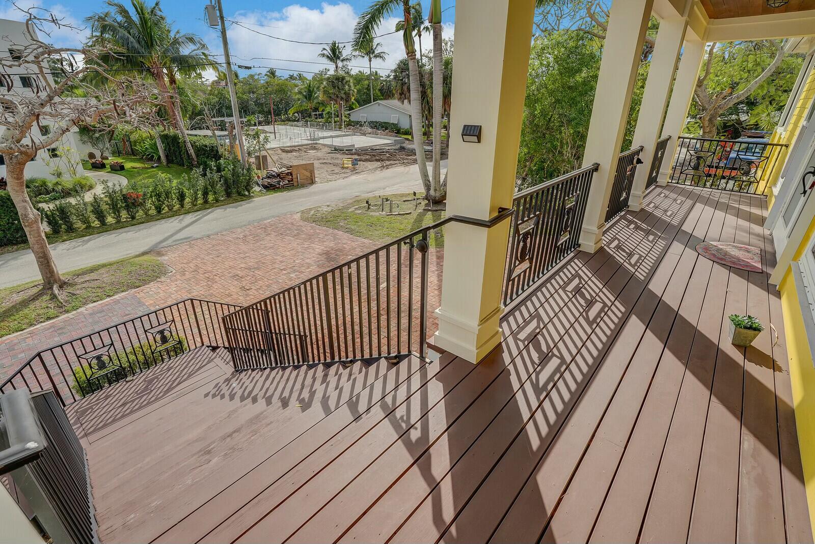 9283 Southeast Cove Point Street Jupiter, FL 33469 - Photo 3 of 39 Front Porch