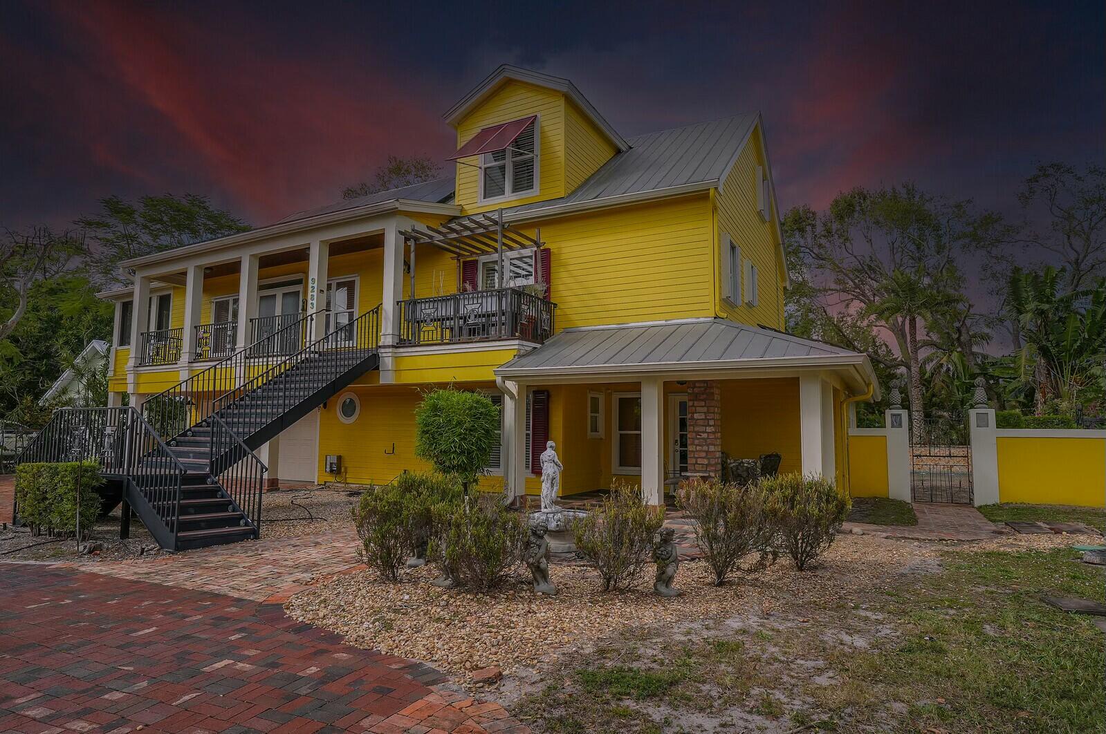 9283 Southeast Cove Point Street Jupiter, FL 33469 - Photo 37 of 39 Twilight