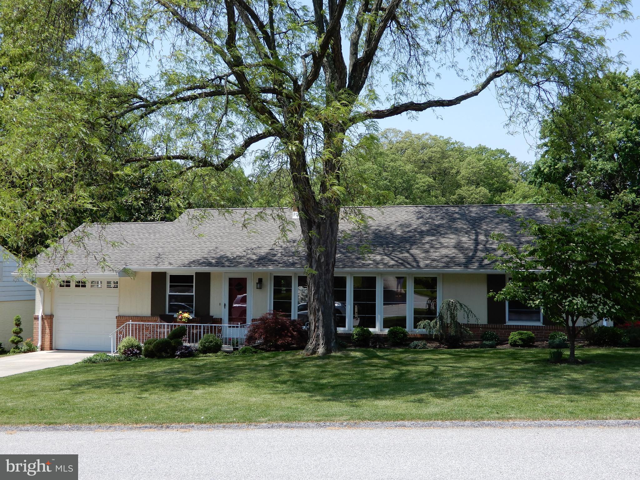 717 Clearmount Road York, PA 17403 - Photo 1 of 35 717 Clearmount