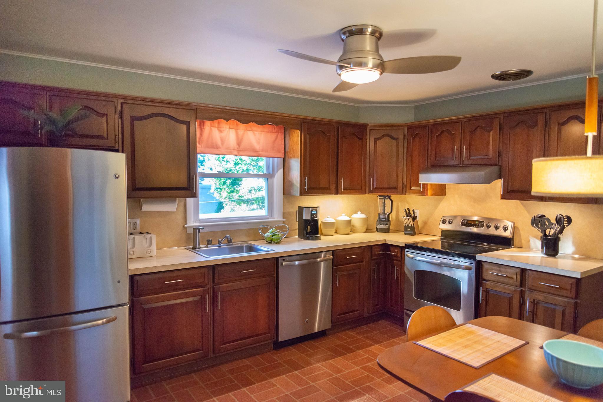 717 Clearmount Road York, PA 17403 - Photo 11 of 35 Stainless Steel Appliances