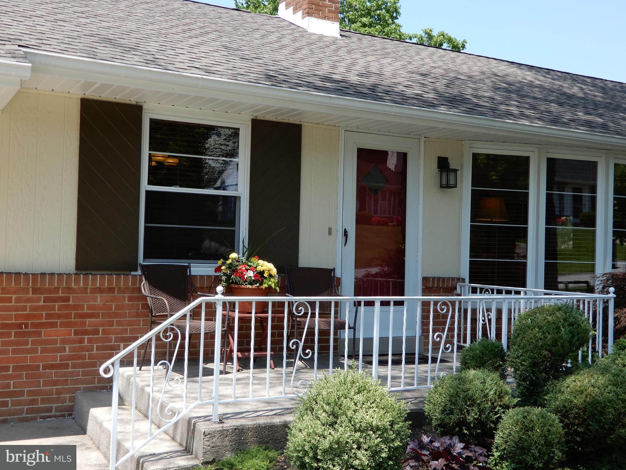 717 Clearmount Road York, PA 17403 - Photo 3 of 35 Front Porch