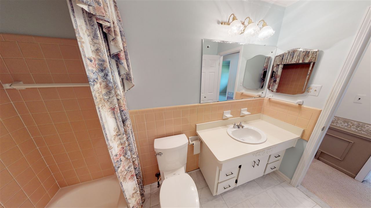 4661 Frazho Road Warren, MI 48091 - Photo 22 of 40 31383970-21.JPG